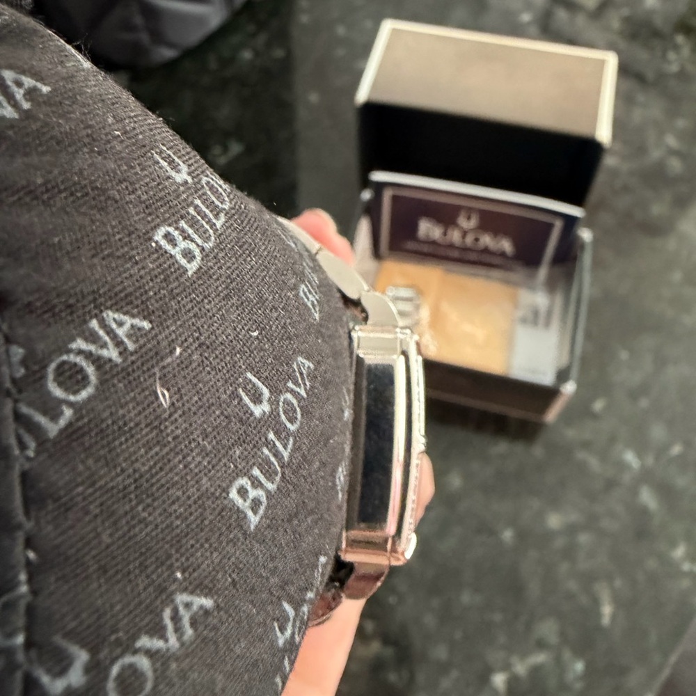 Bulova 96R000 Silver Watch - Picture 5 of 9